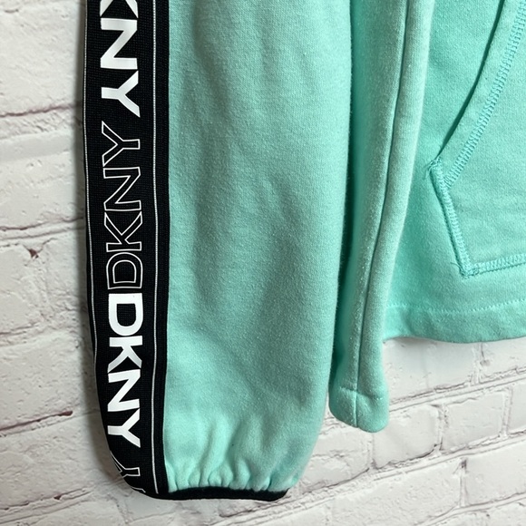 Activewear Lot - Two Tops and One Pant - Picture 7 of 16